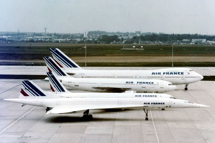 «Легендарный флот» Air France: на переднем плане Aerospaciale/BAC Concorde, на заднем — Boeing 747-200.