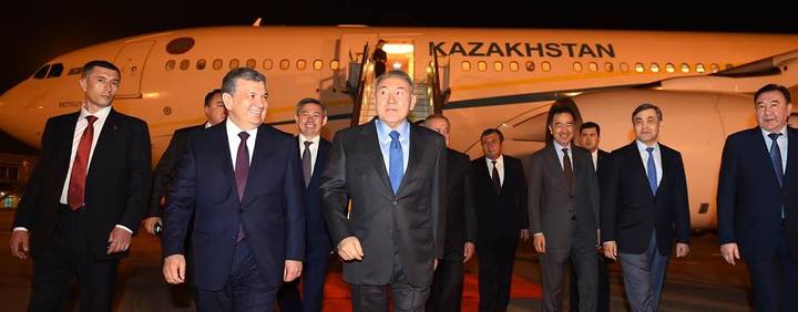 Во время визита Нурсултана Назарбаева в Узбекистан.