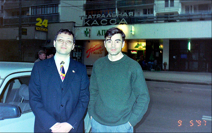 Петр Каримов (справа).