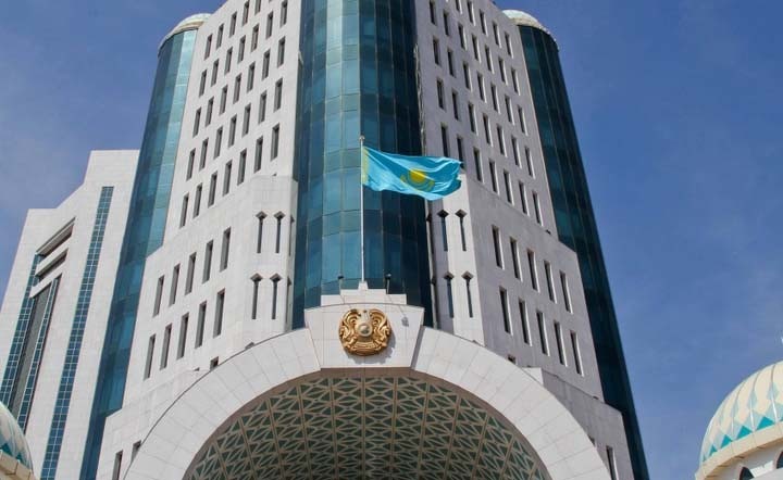 Здание сената парламента Казахстана.