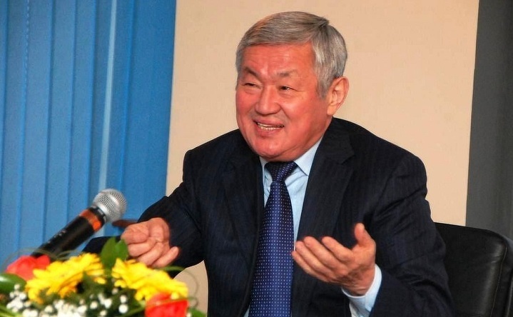 Бердибек Сапарбаев.