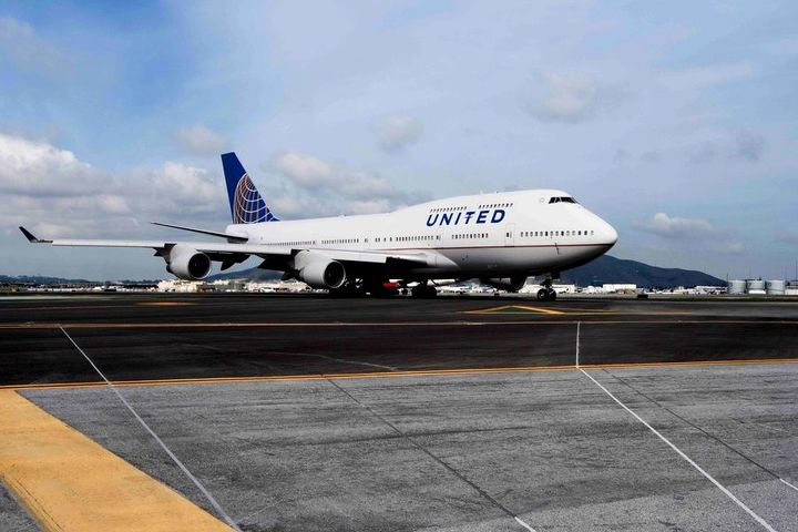 Boeing 747-422 авиакомпании United Airlines.
