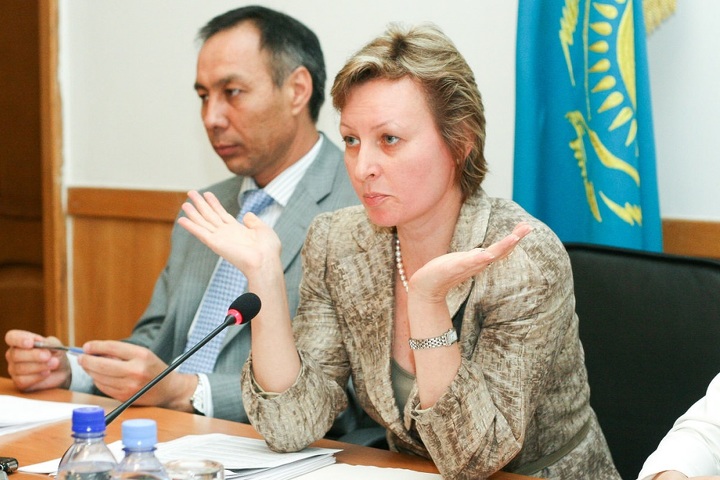 Елена Бахмутова.
