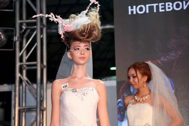 Модель на конкурсе Cosmobeaute Kazakhstan 2016.